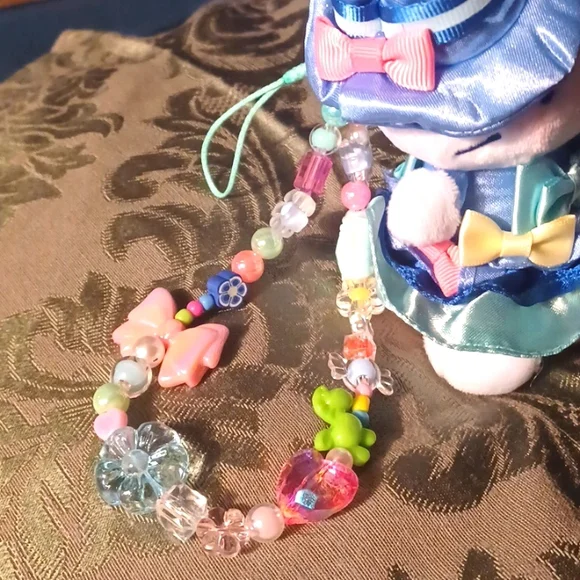 Hello Kitty All Dressed Up 👗 - Picture 3 of 10